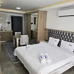 Nurel Shark Aparthotel 4*
