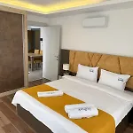 Nurel Shark Aparthotel 4*