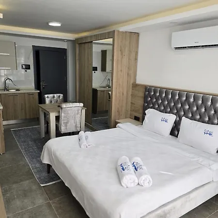Nurel Shark Aparthotel 4*