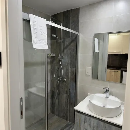 Nurel Shark Hotel 3*