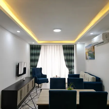 Nurel Shark 호텔 키레니아