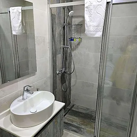 Nurel Shark Aparthotel 4*