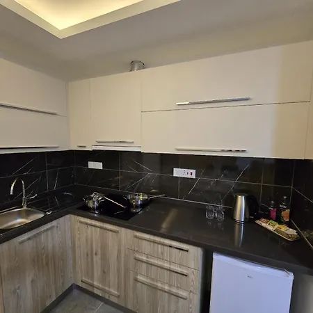 Nurel Shark Hotel 3*